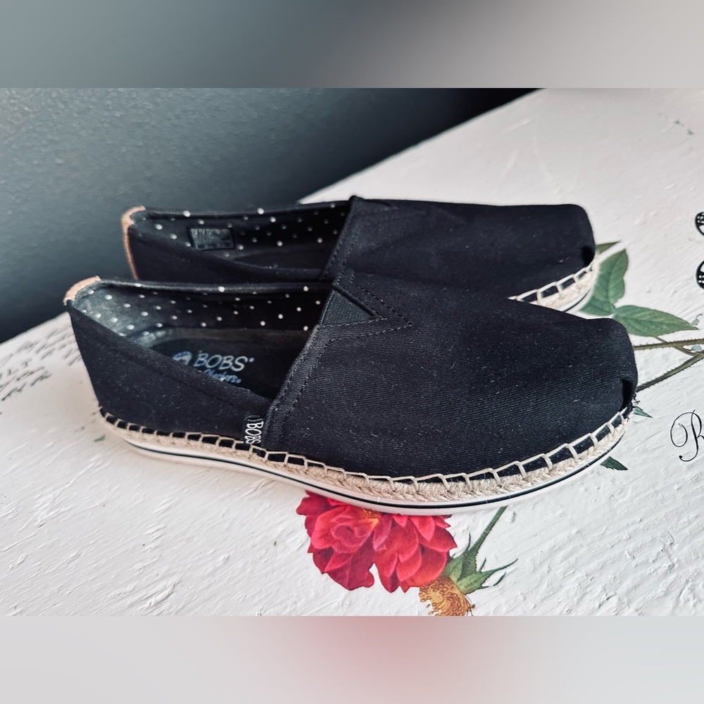 Bob’s by Scetchers slip on shoes